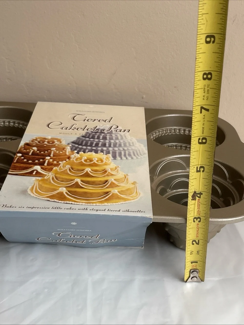Williams Sonoma - Nordic Ware Tiered Cakelet Pan Gold 6 little cakes Vtg new USA